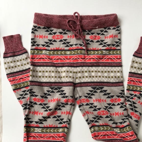 American Eagle | Aztec Print Sweater Joggers - Picture 6 of 7